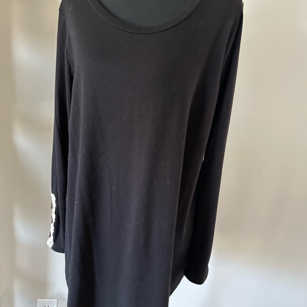 Zenana Outfitters Classic Black Long Sleeve Top